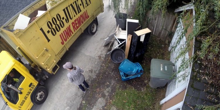 Junk removal company accused of overcharging customers | CTV